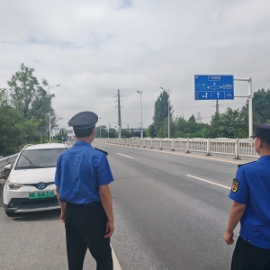同和中队常态化开展公路巡查，筑牢道路通行安全防线