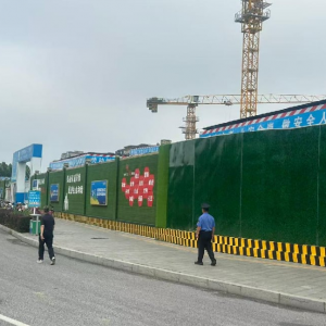抓实市政公用管控 筑牢围挡安全防线